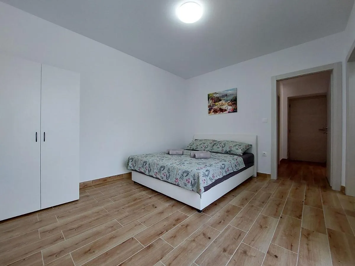 Apartment And Rooms Anne Dramalj